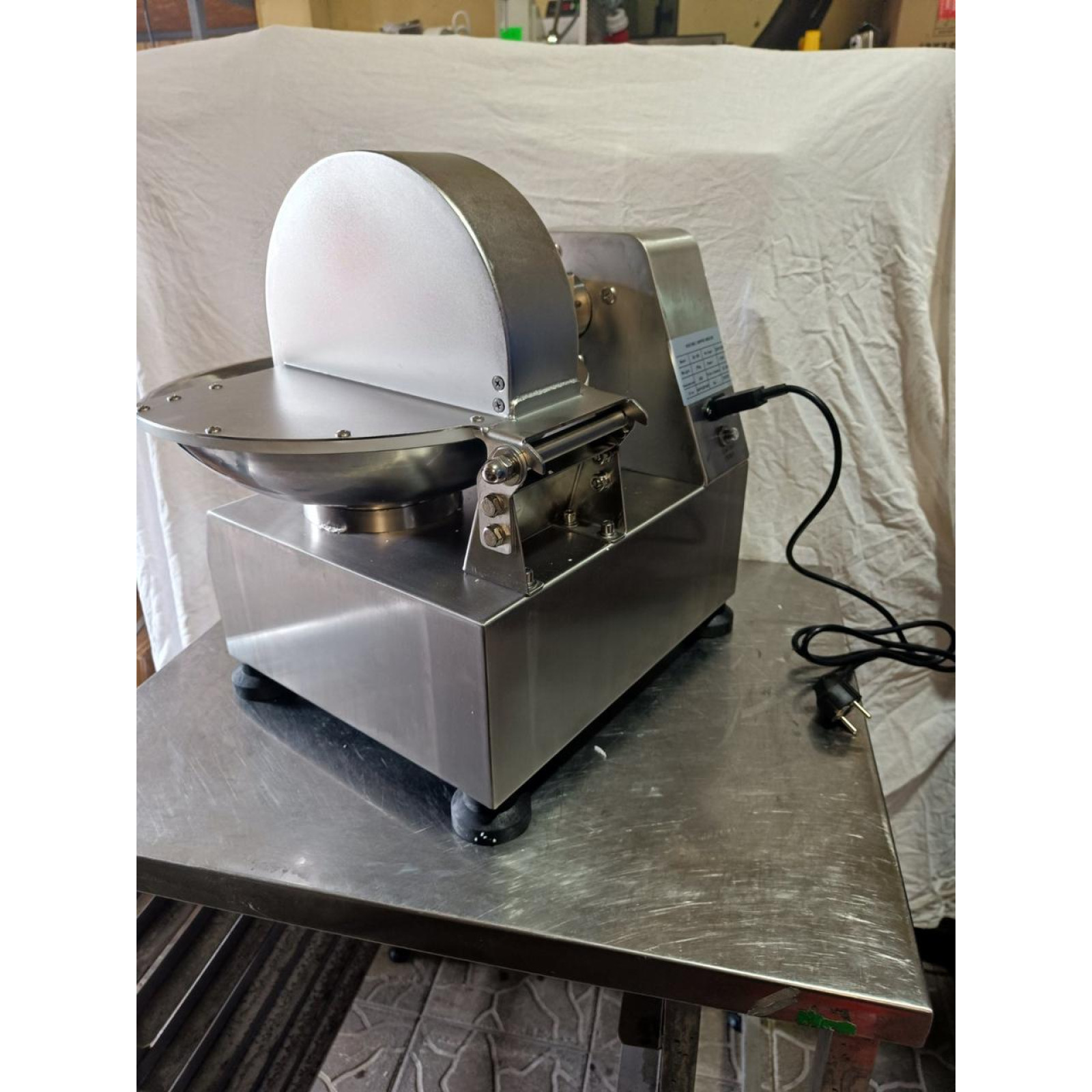 Куттер для рубання м'яса та харчових продуктів Vektor DE 300 5l